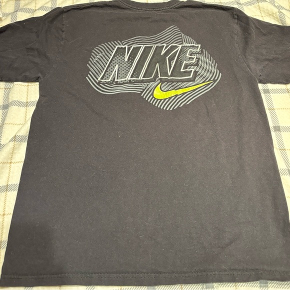 Nike Men’s Large T Shirt - Picture 2 of 3